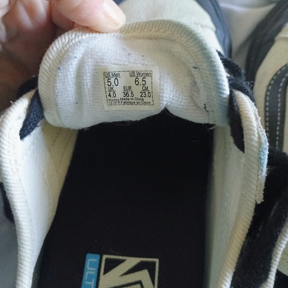 Vans - Picture 3 of 5